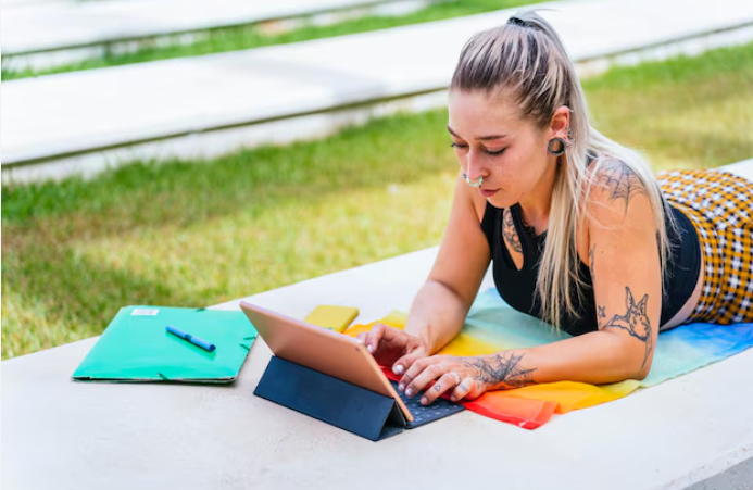 mujer lesbica estudiando mujer lesbica estudiando